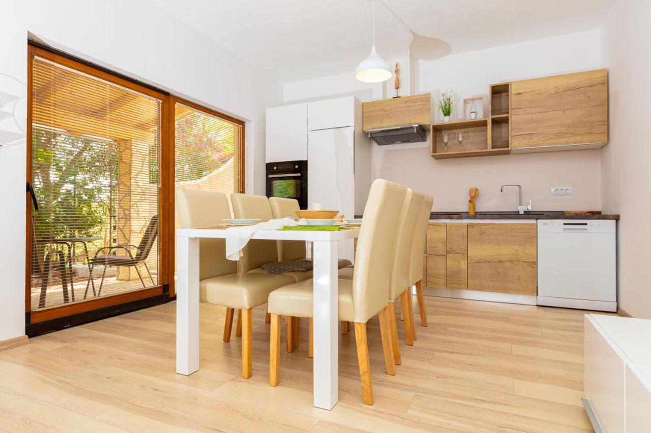 Al Pino Blue Property Premantura Dış mekan fotoğraf